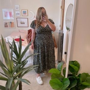 Aruba Claire Maxi Dress in Black Floral Size A/14-16